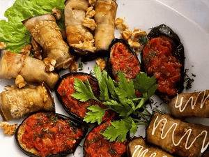 Баклажаны жареные с овощами