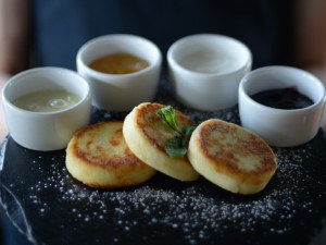 Сырники сладкие с греческим йогуртом