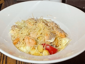 Салат Цезарь с сёмгой