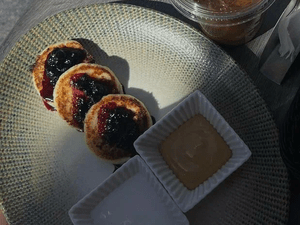 Сырники со сметаной