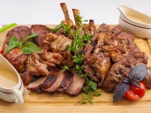 Микс барбекю на сковороде