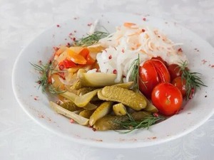 Ассорти из маринованных овощей (Азербайджан)