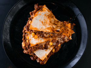 Кесадилья с цыплёнком и гуакамоле