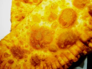 Чебурек с ветчиной и сыром